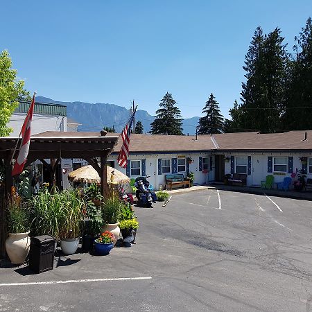 Creston Valley Motel Exterior photo