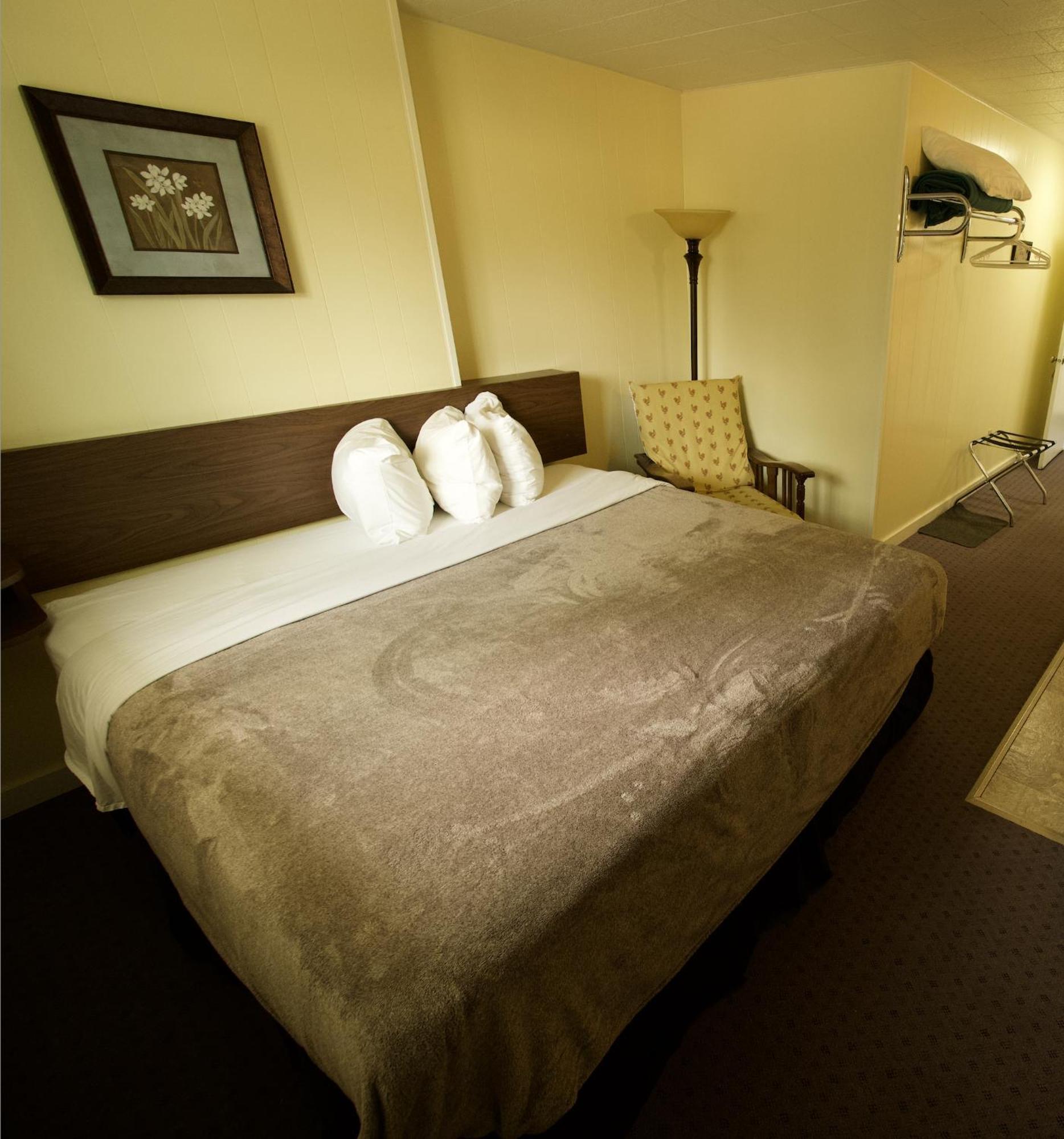 Creston Valley Motel Exterior photo