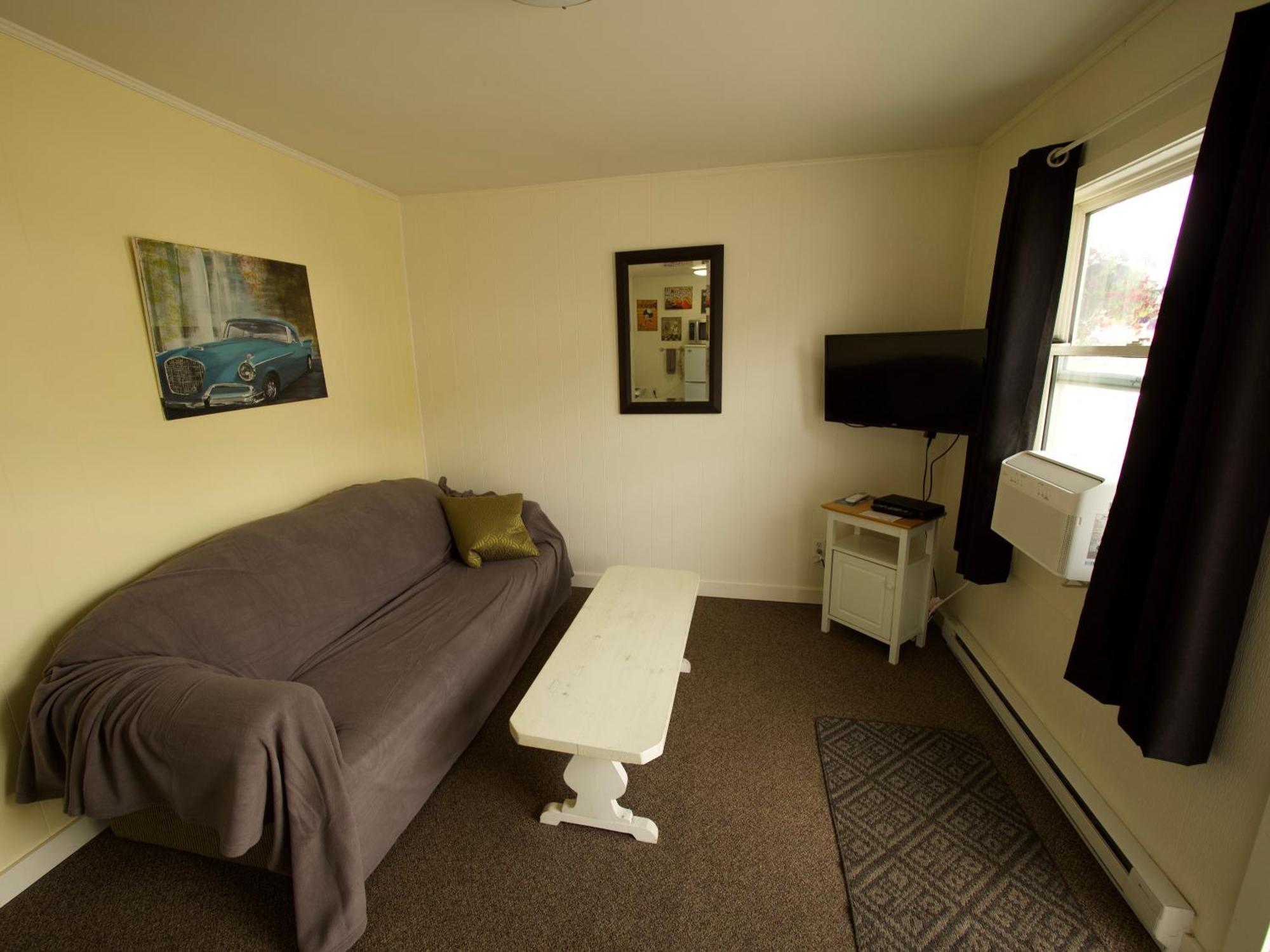 Creston Valley Motel Exterior photo