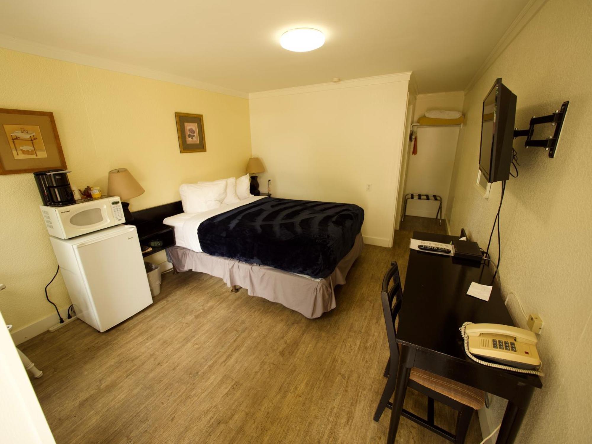 Creston Valley Motel Exterior photo