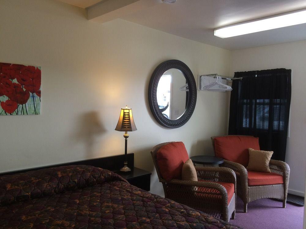 Creston Valley Motel Exterior photo