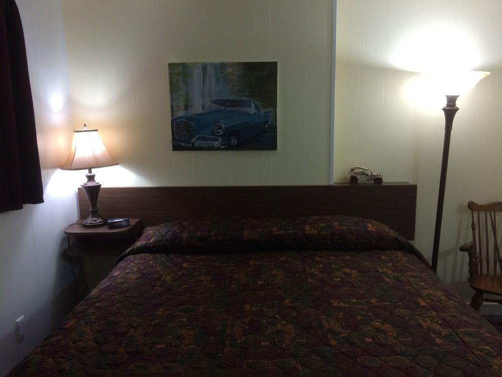 Creston Valley Motel Exterior photo